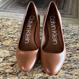 Calvin Klein Women’s heels shoes 8M brown